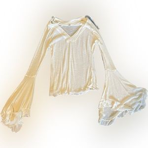 Free people bell sleeve top🪺